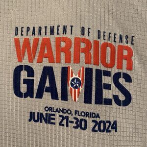 Under‎ Armour T Shirt Men Small Gray Warrior Games Loose Heat Gear Short Sleeve